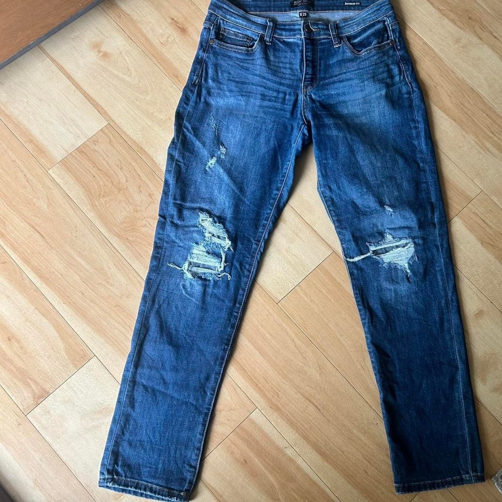 Judy Blue blue boyfriend jeans with distressed details Size: 9/29 women's denim